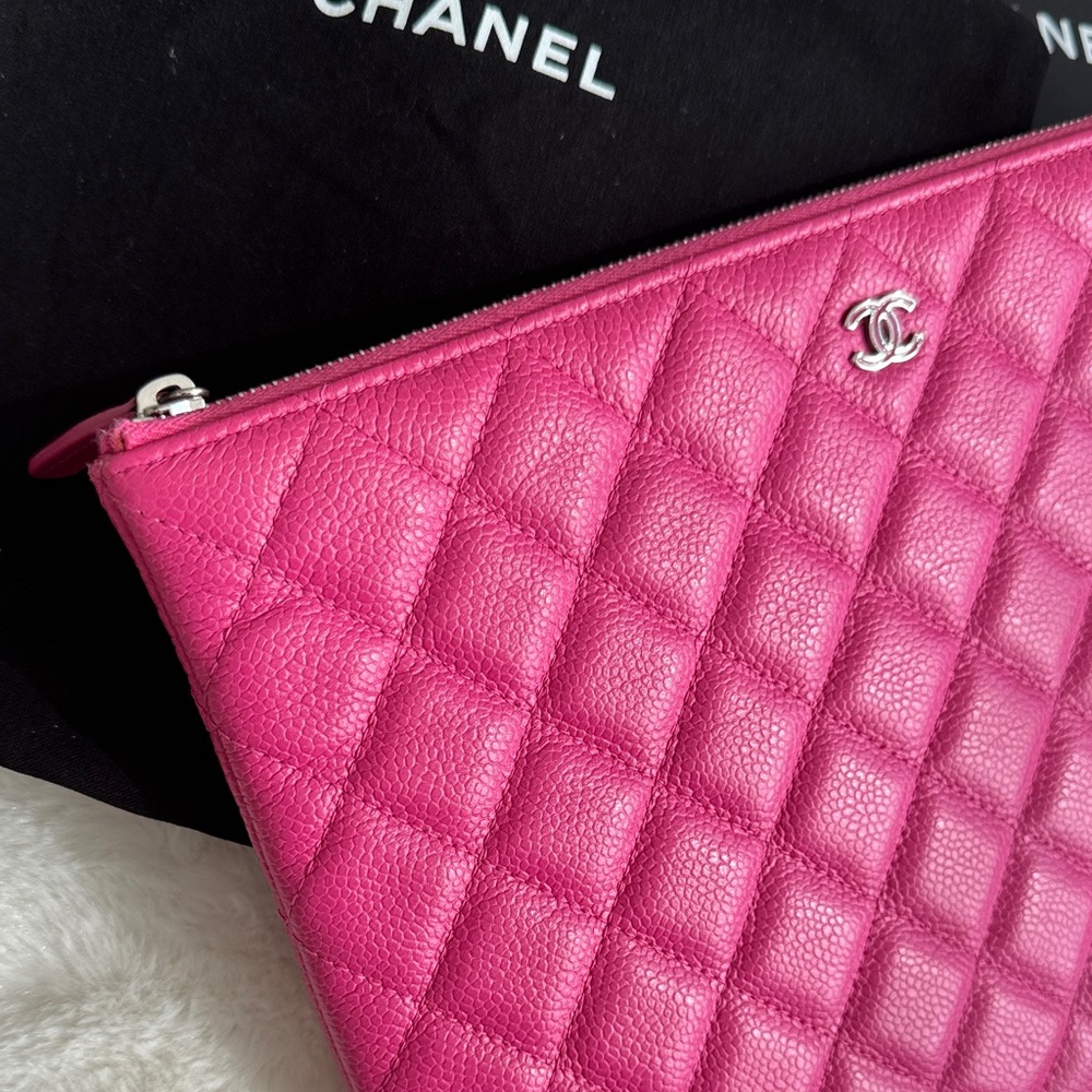 CHANEL Fuchsia Quilted Clutch - Picture 4 of 16